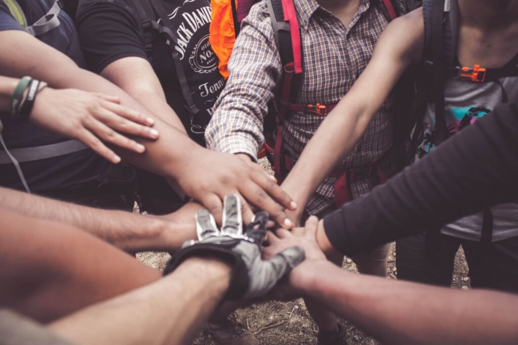 Community support Finding Support: The Importance of Connection