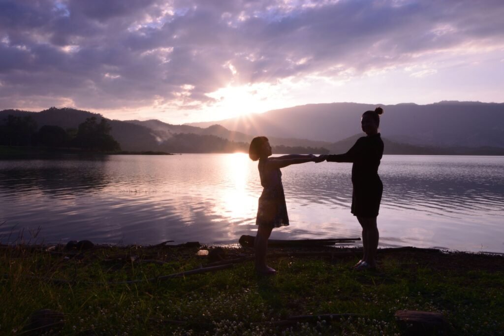Ending the Day Together: How Nightly Reflections Build Unshakable Bonds Counting Grace in the Twilight