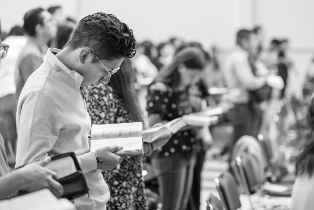 Walking Alongside the Next Generation: A Scriptural Guide to Praying for Youth to Grow in Grace Praying for a Servant’s Heart and Courageous Witness