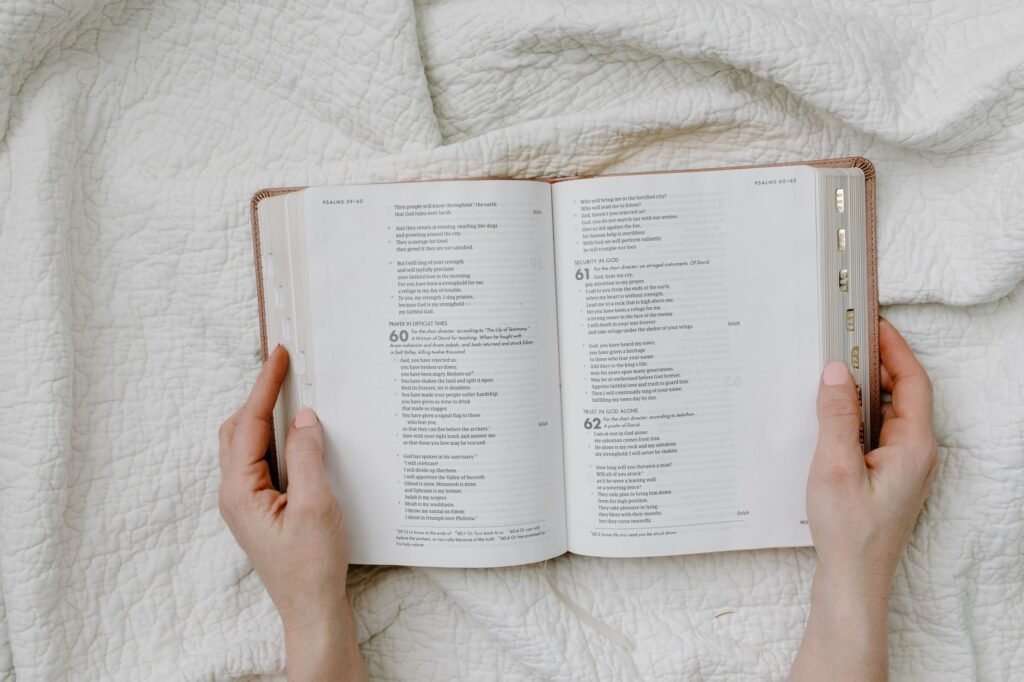 Bible study prayer How to Pray Before Studying the Bible
