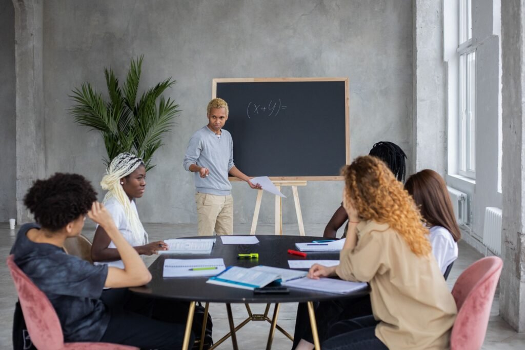 Education and community engagement The Role of Critical Thinking