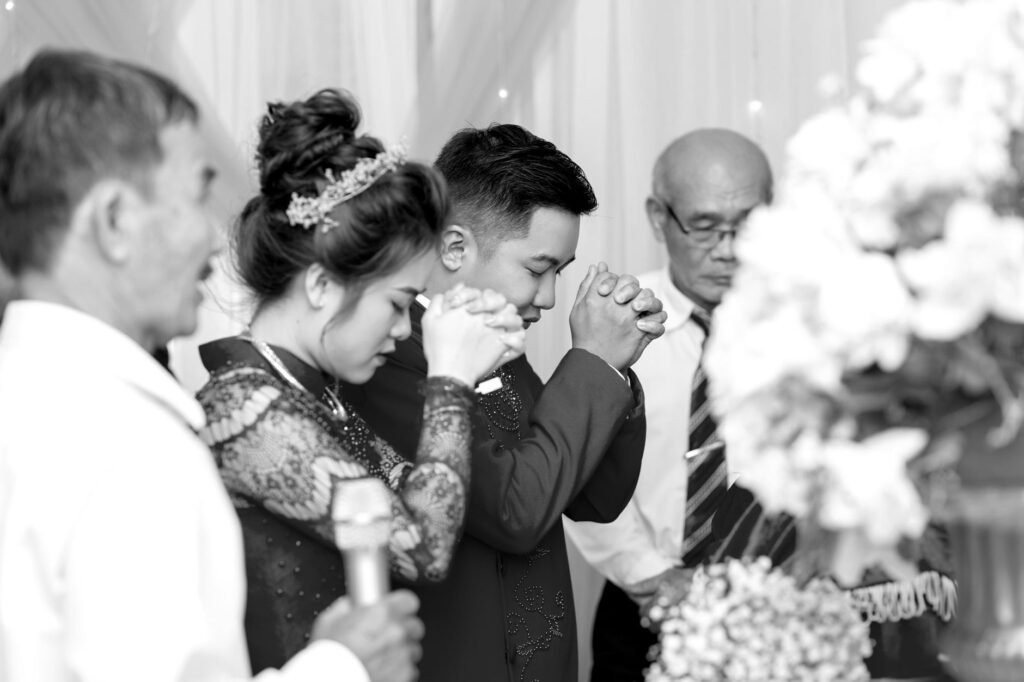 Husband and wife praying together Crafting a Grateful Prayer for Your Husband