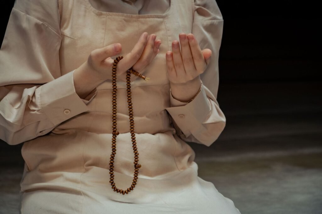 Prayer and protection The Importance of Prayer in Expressing Gratitude