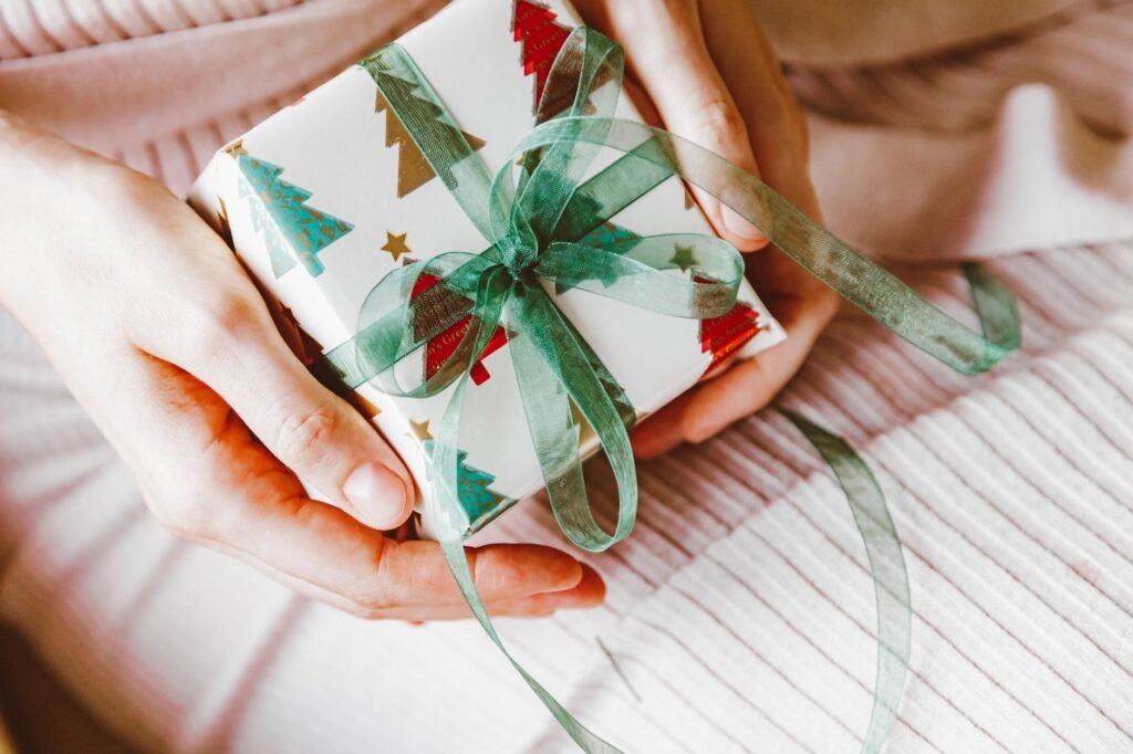 Giving gifts Key Bible Verses About Giving