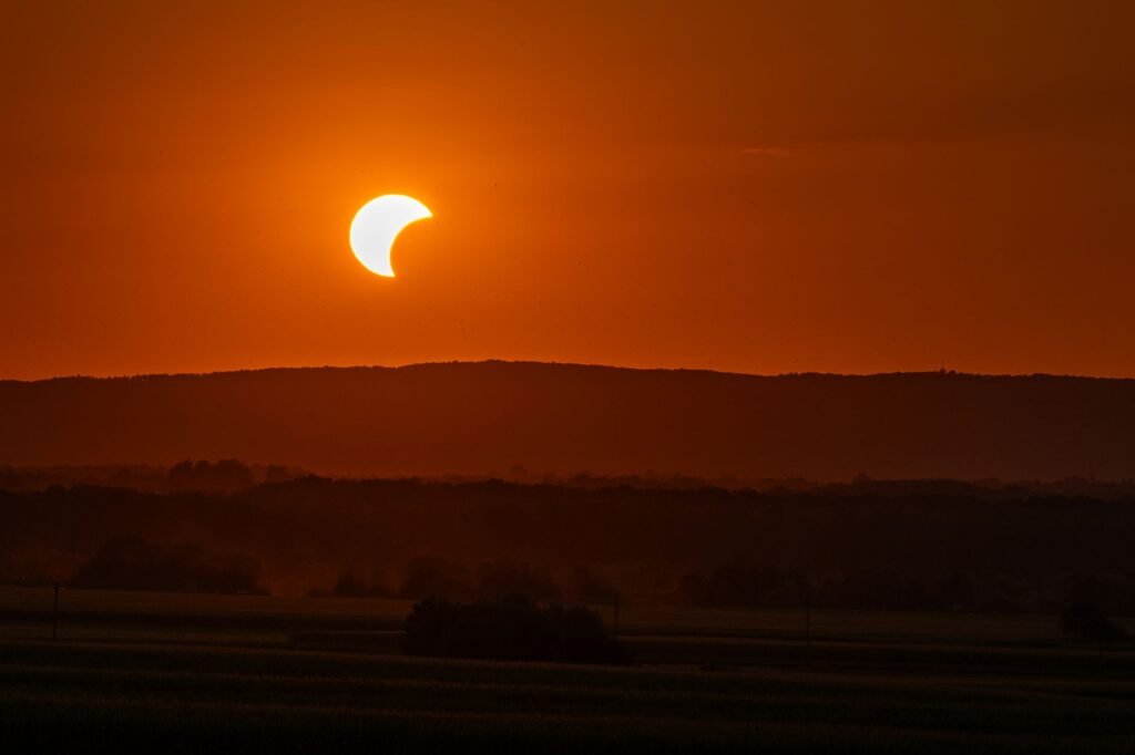 Solar eclipse photography Notable Bible Verses that Hint at Solar Eclipses