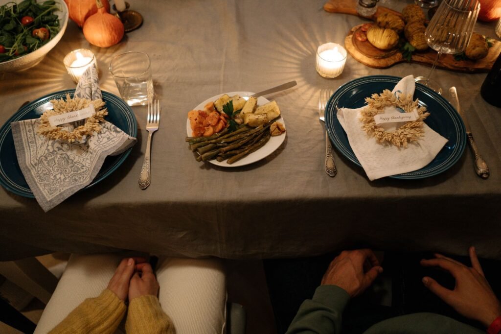 Thanksgiving table Key Bible Verses About Thanksgiving
