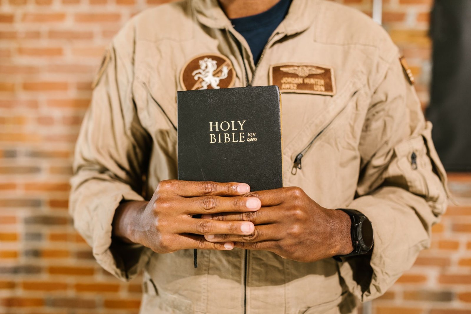 BIBLE VERSES ABOUT BEING STRONG AND COURAGEOUS