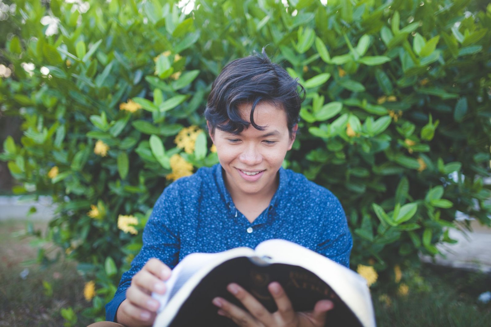 BIBLE VERSES ABOUT SMILING AND LAUGHTER