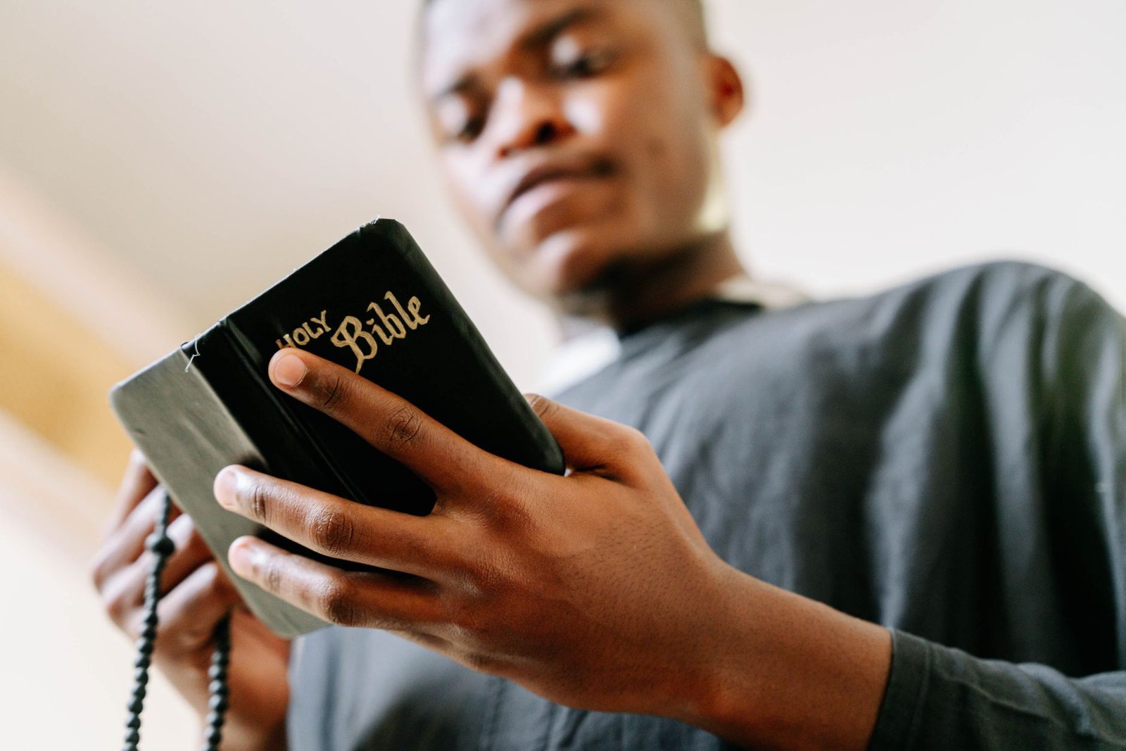 PRAYER TO LIFT UP THE NAME OF JESUS