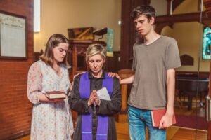 25 BIBLE VERSES ABOUT PRAYING TOGETHER