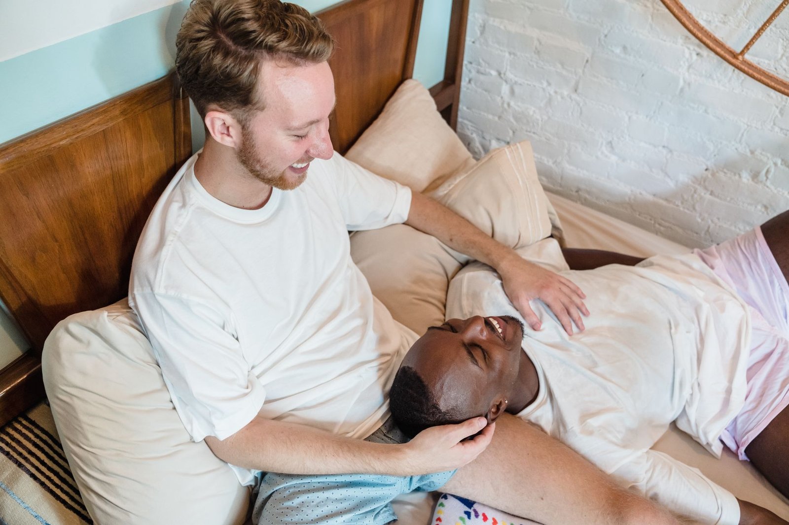 VERSES IN THE BIBLE ABOUT BEING GAY