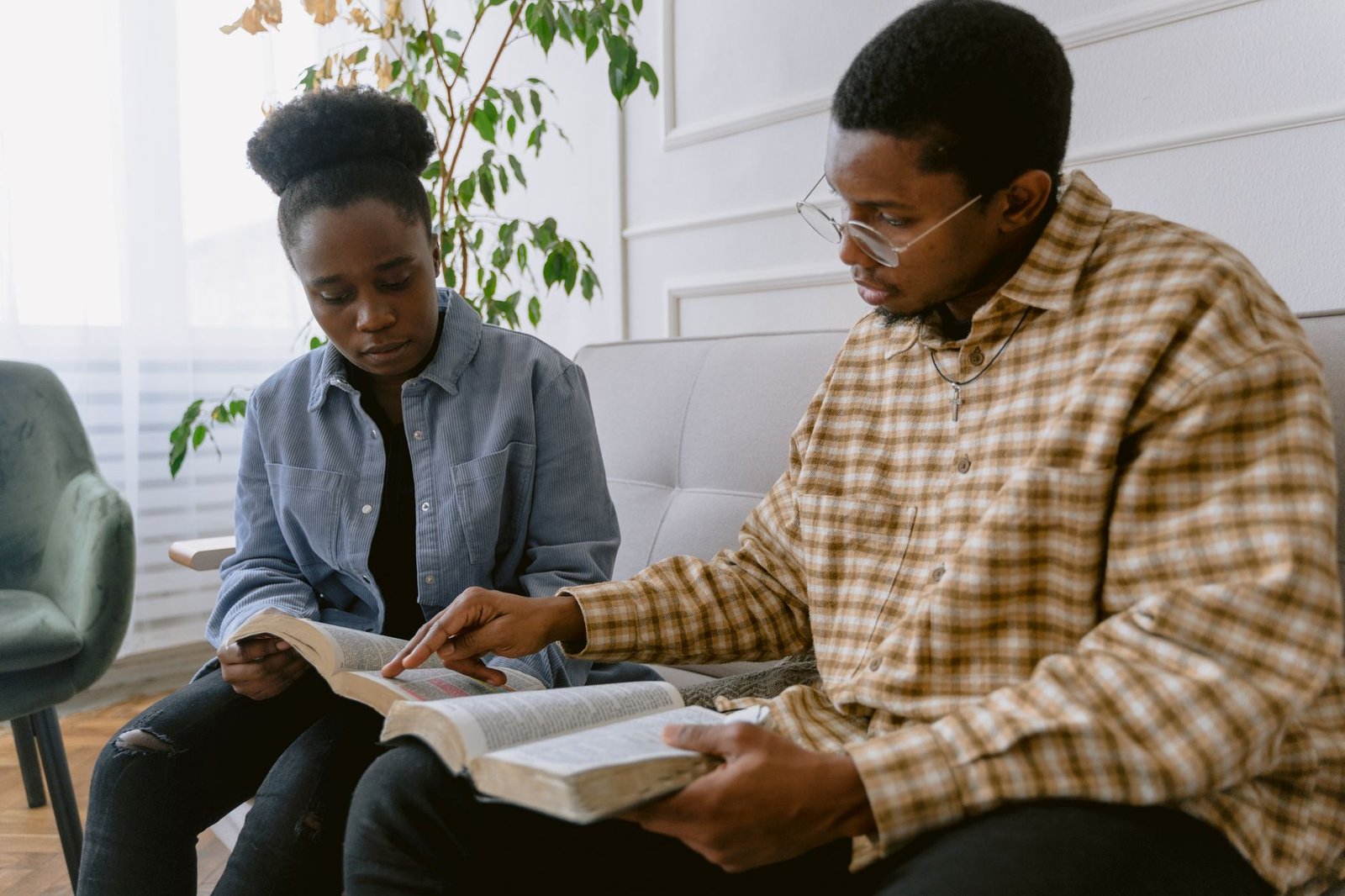 BIBLE VERSES ABOUT STRENGTH IN RELATIONSHIPS